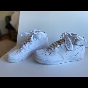 Nike Men's Air Force 1 Triple White Mid '07 White Size 10.5 shoes VGC
